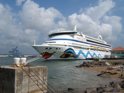 cruise ship, Colon 2000 dock