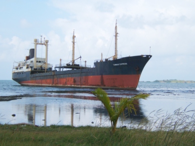 ship aground near Colon